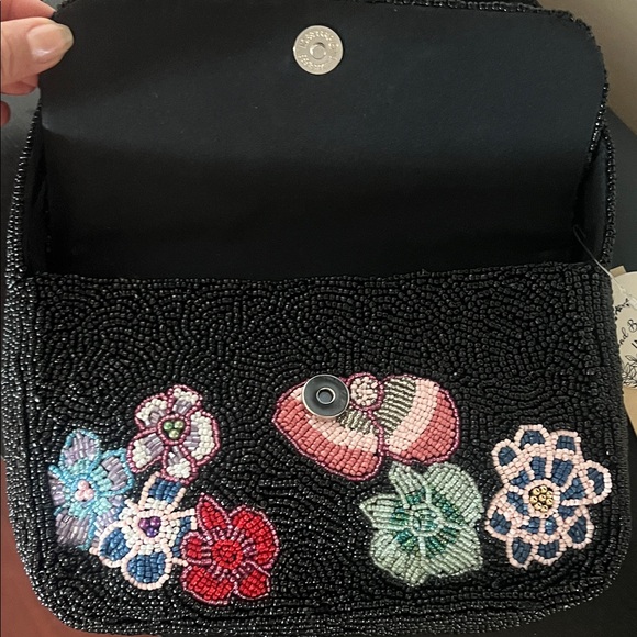 Floral Beaded Black Handbag - Picture 5 of 6
